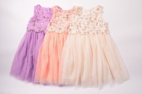  H&M (   ,   H&M   2000 ),