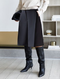 �����  �����