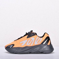 ��������� Adidas Yeezy Boost 700 ��� 3782